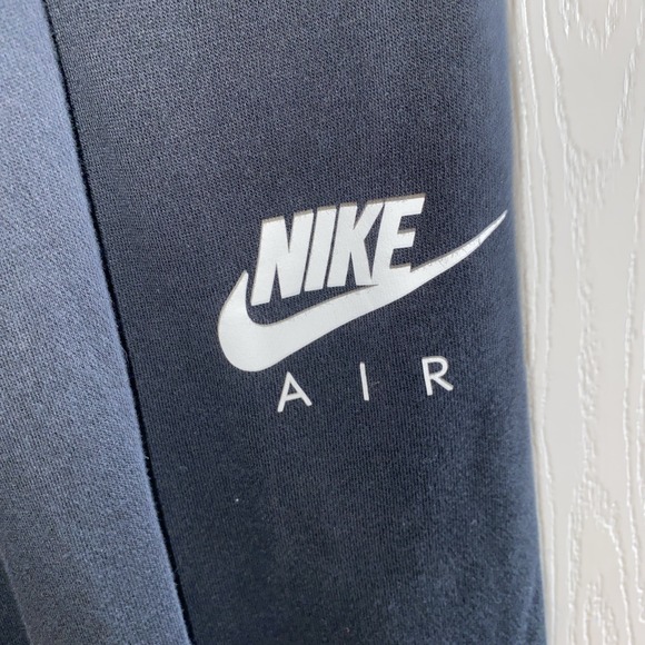 Men's Nike Air Joggers Small Drawstring Graphic On Back‎ Of Leg Black - Picture 2 of 9